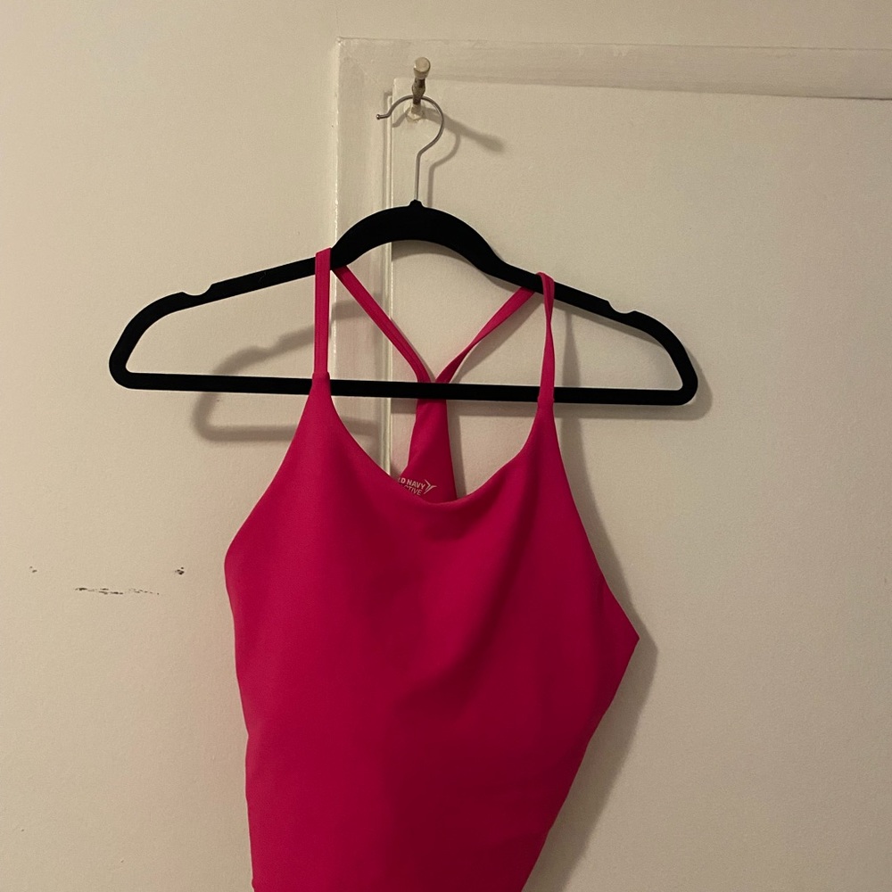 Never worn! Old Navy power soft crop top pink - L